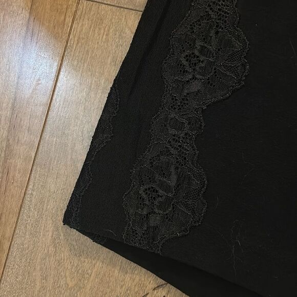 NWOT VS slip lace side skirt and slip - Picture 3 of 6